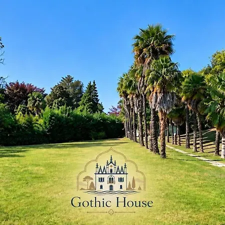 Gotica Sul - Gothic By The Villa *
