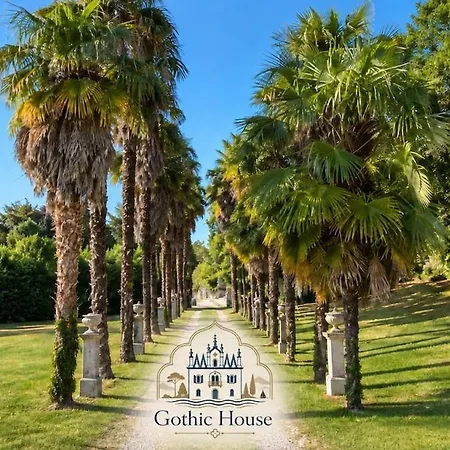 Villa Gotica Sul - Gothic By The Leggiuno