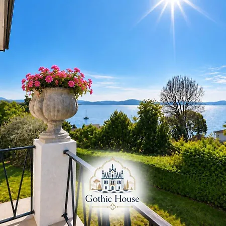 Gotica Sul - Gothic By The Villa Leggiuno